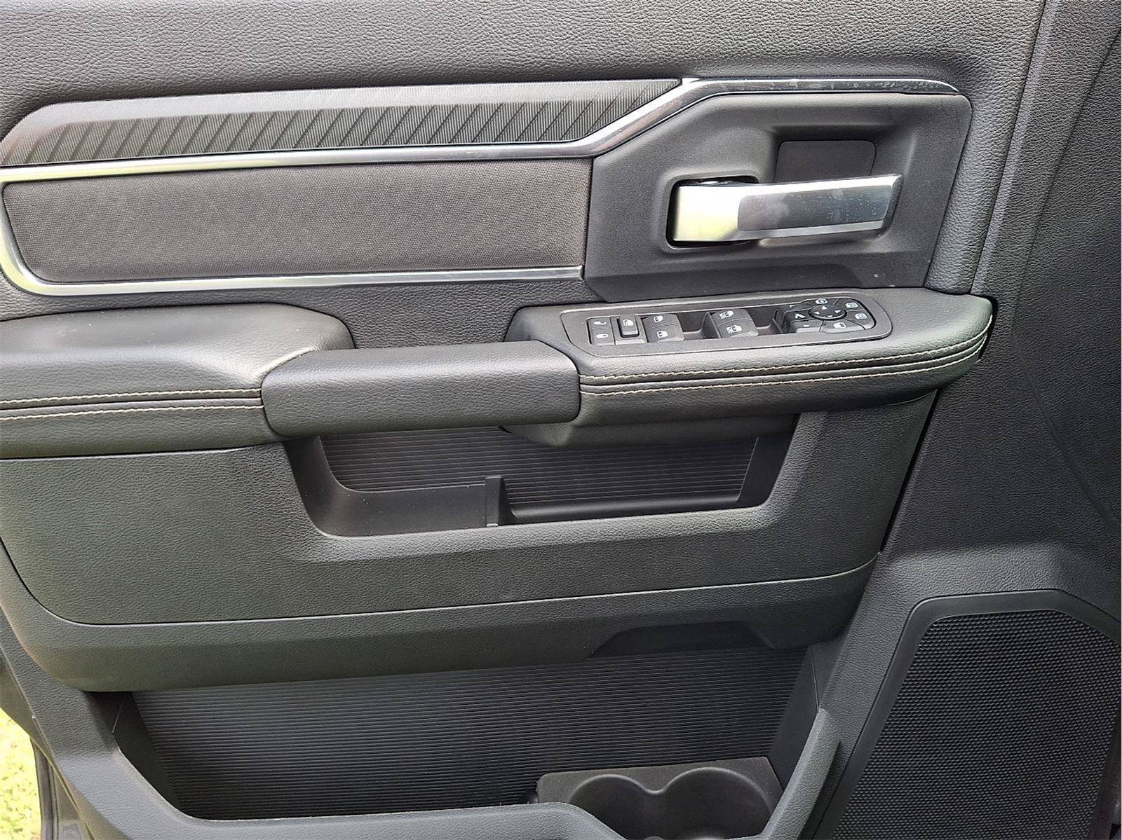 New 2025 RAM 2500 Big Horn AWD/4WD image 8