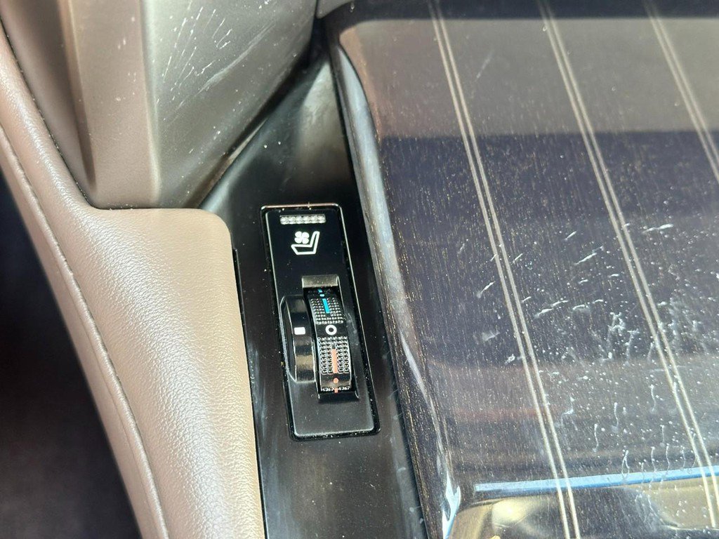 Used 2021 Lexus GX 460 Premium image 26