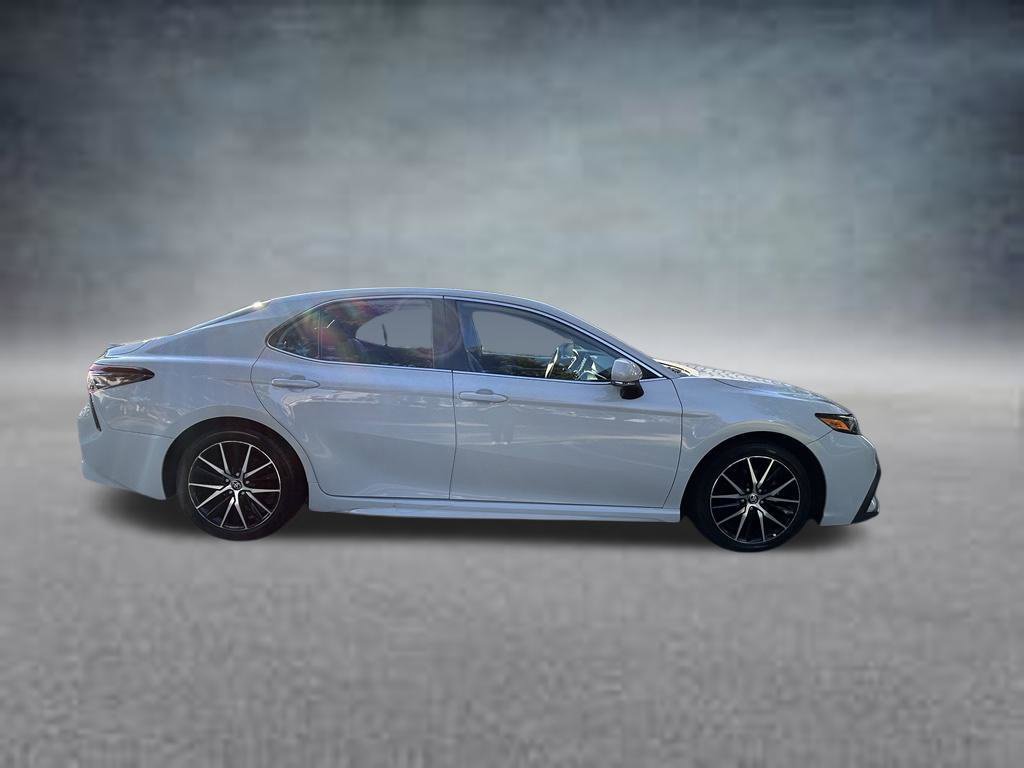 Used 2024 Toyota Camry SE w/ Cold Weather Package FWD image 8