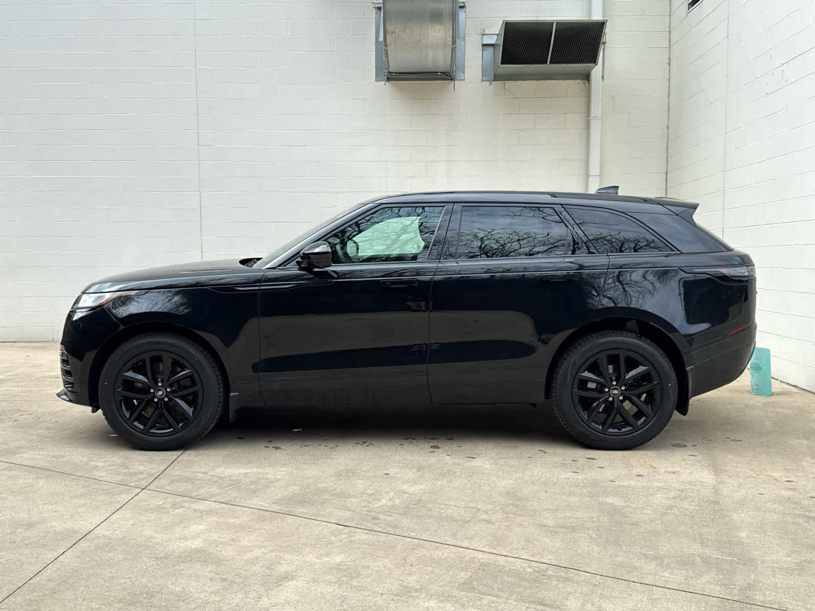 Used 2026 Land Rover Range Rover Velar Dynamic SE AWD/4WD image 5