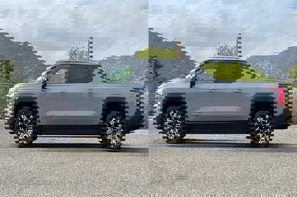 New 2026 Chevrolet Silverado EV W/T w/ LPO, Custom Package image 7