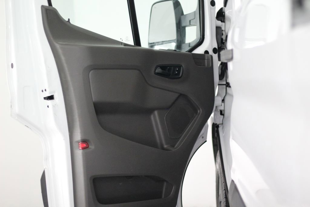 Used 2020 Ford Transit 250 Medium Roof RWD image 25
