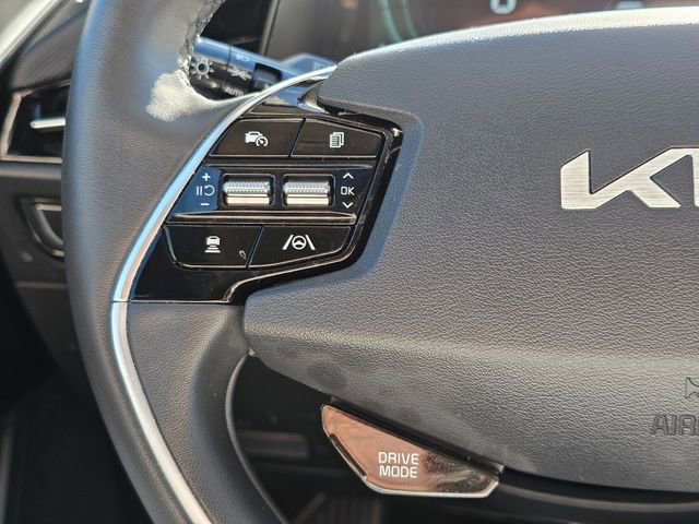 Used 2023 Kia Niro SX image 34