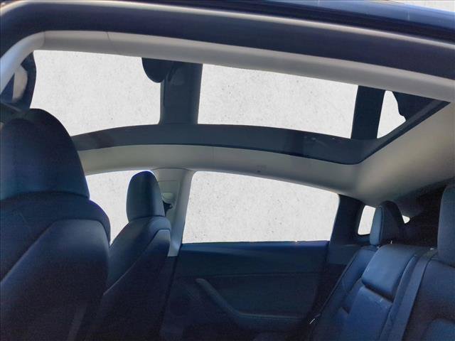 Used 2023 Tesla Model Y 2WD image 17