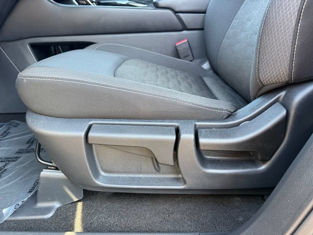 Used 2025 Nissan Pathfinder S AWD/4WD image 10