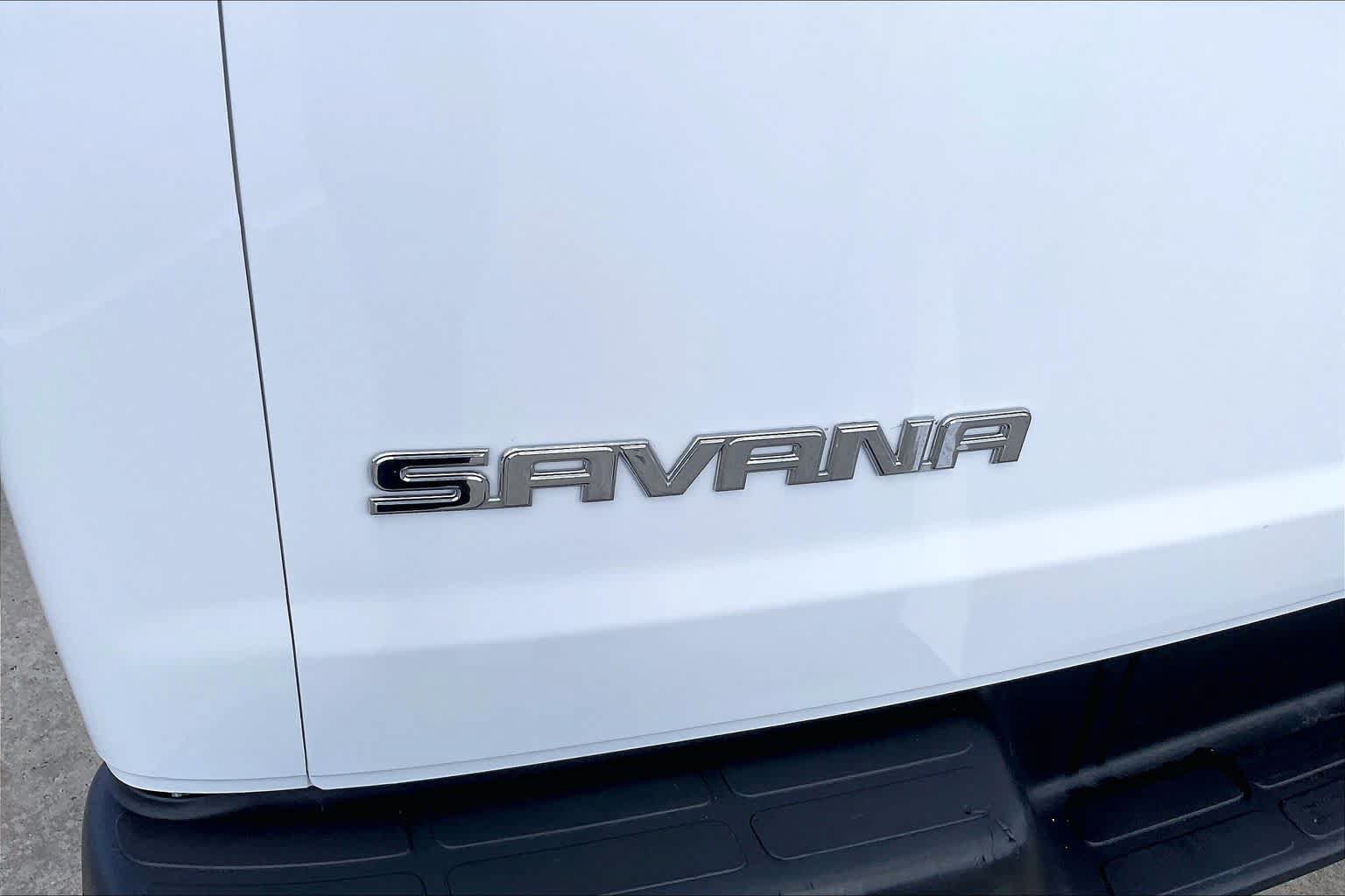 Certified 2025 GMC Savana 2500 w/ Driver Convenience Package RWD image 27