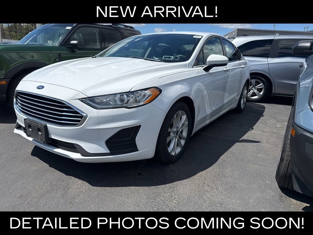 Used 2020 Ford Fusion SE FWD image 2