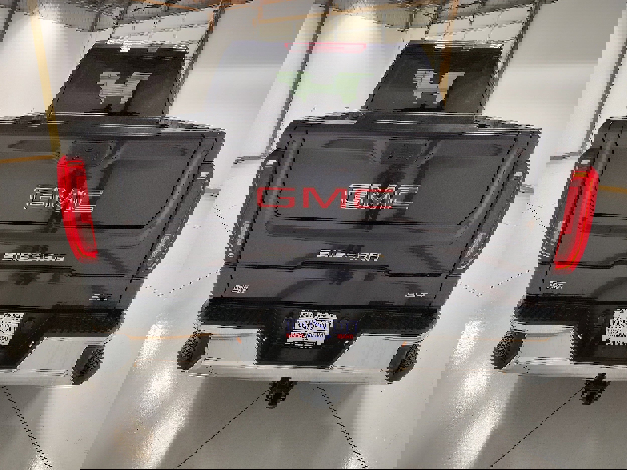 Used 2025 GMC Sierra 1500 SLT image 11