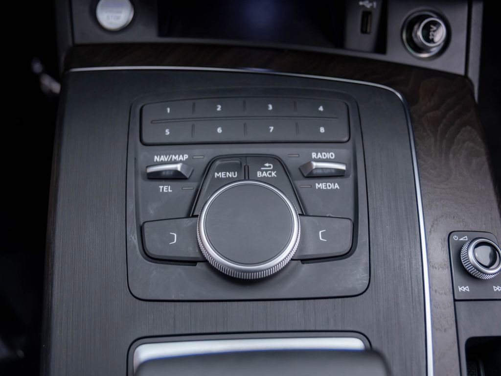 Used 2020 Audi Q5 2.0T Premium w/ Convenience Package image 30