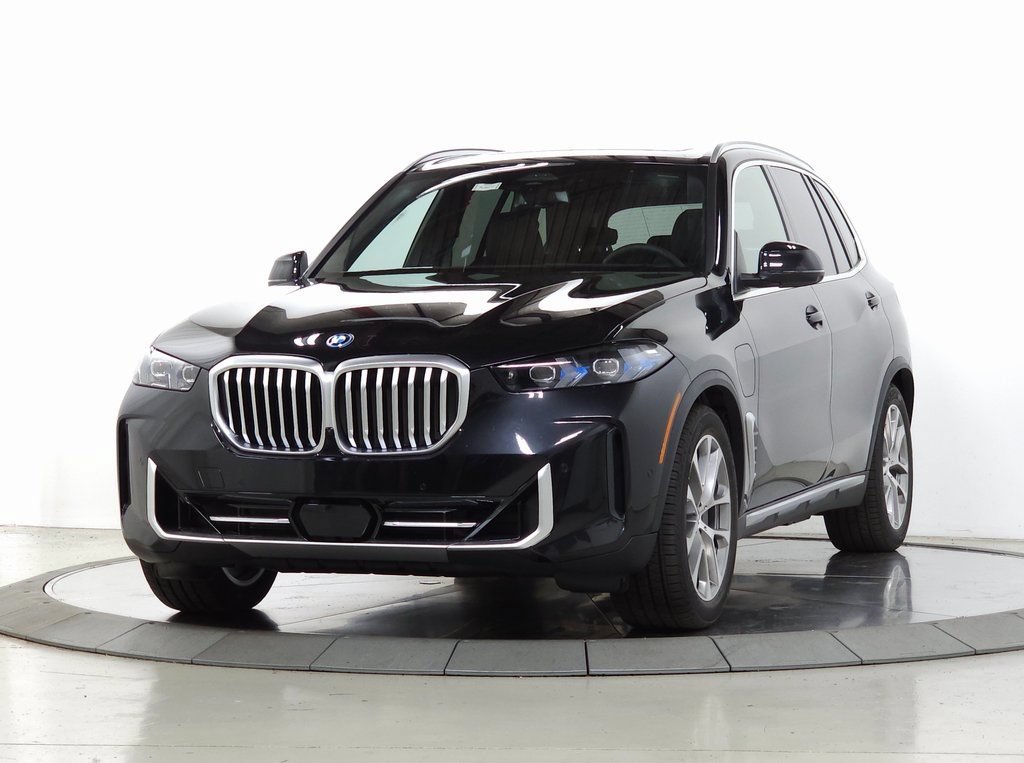 Used 2026 BMW X5 xDrive50e w/ Premium Package AWD/4WD image 3