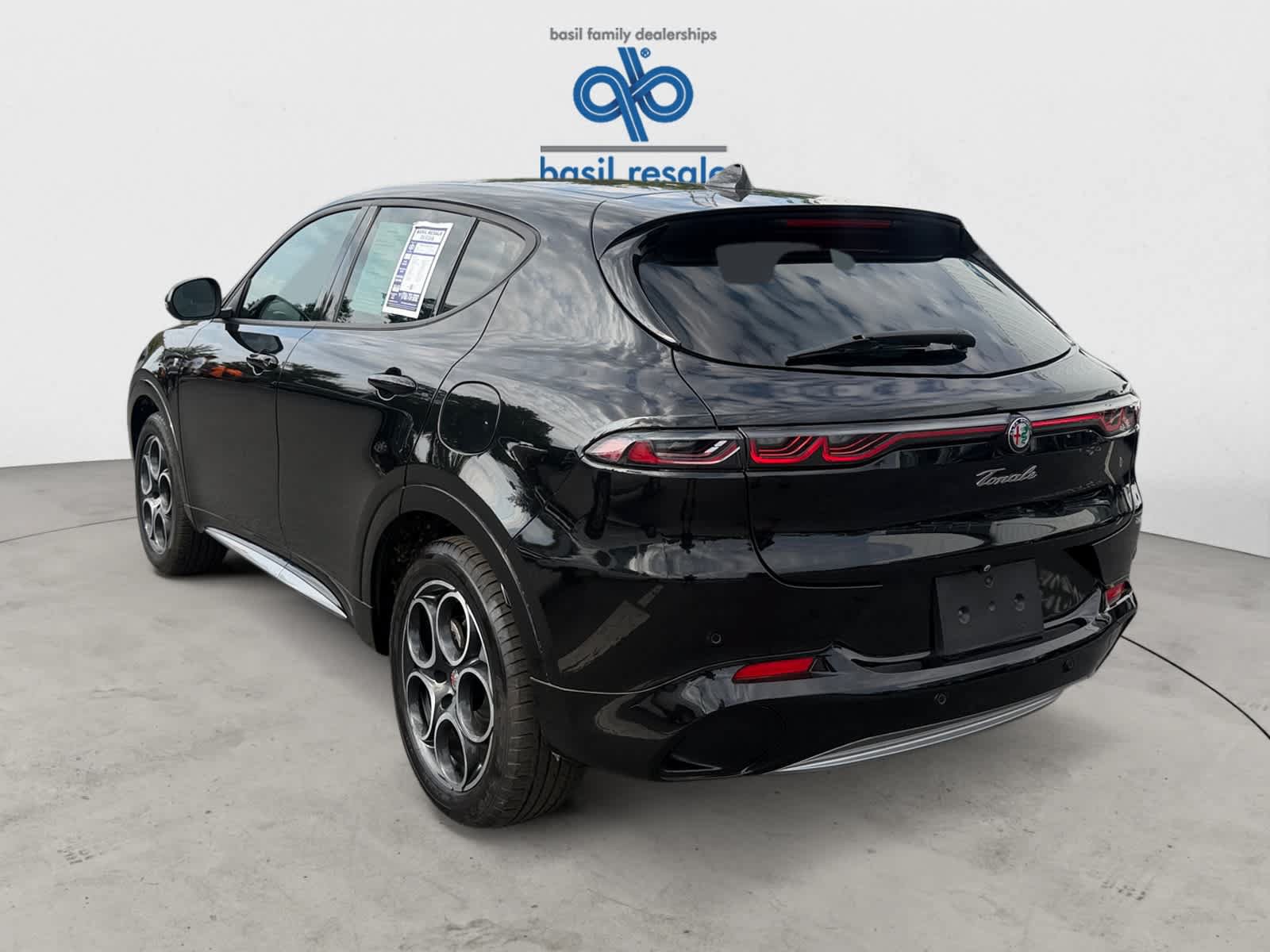 Used 2024 Alfa Romeo Tonale Ti w/ Premium Interior Package AWD/4WD image 5