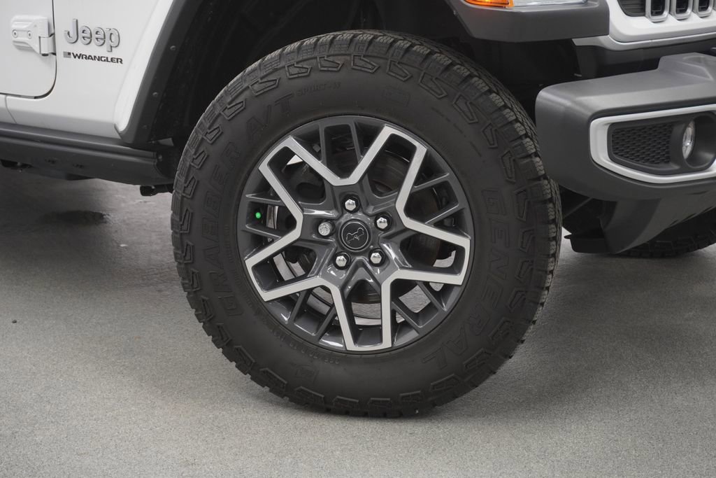 Used 2024 Jeep Wrangler Sahara w/ Technology Group image 4