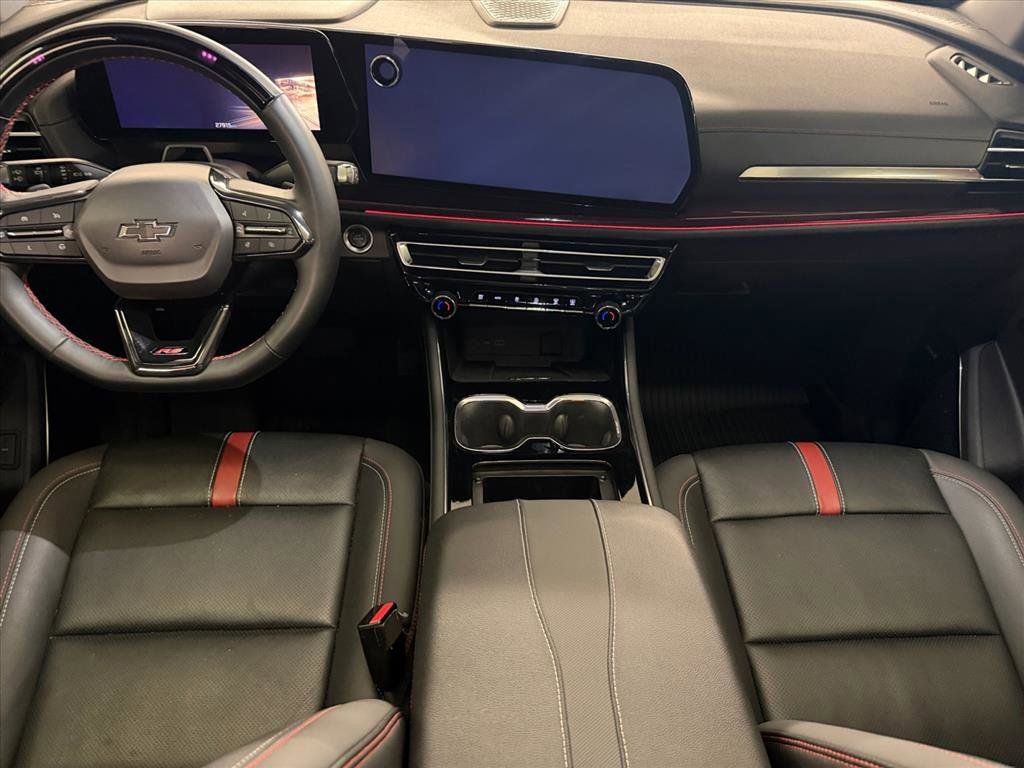 Used 2024 Chevrolet Traverse RS image 13