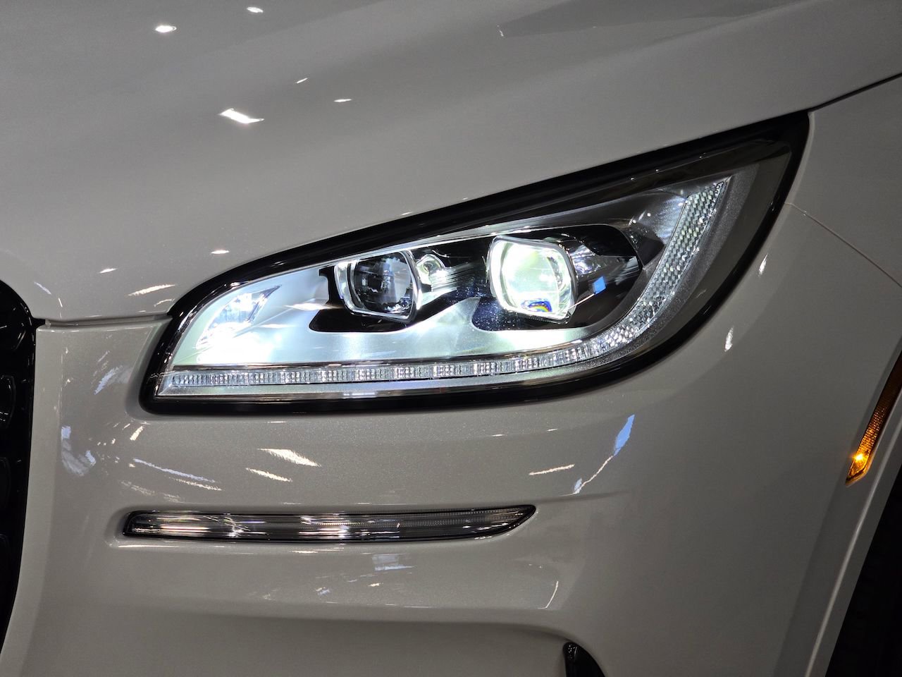 New 2026 Lincoln Corsair Reserve AWD/4WD image 13
