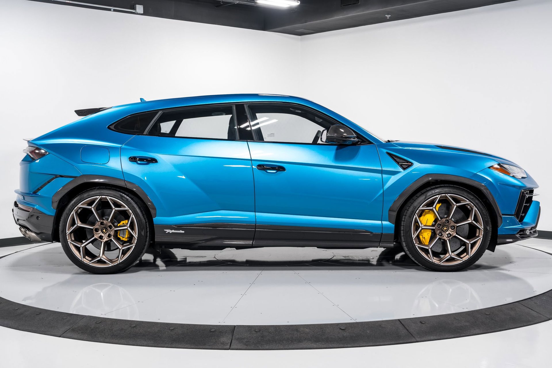 Used 2024 Lamborghini Urus Performante image 2