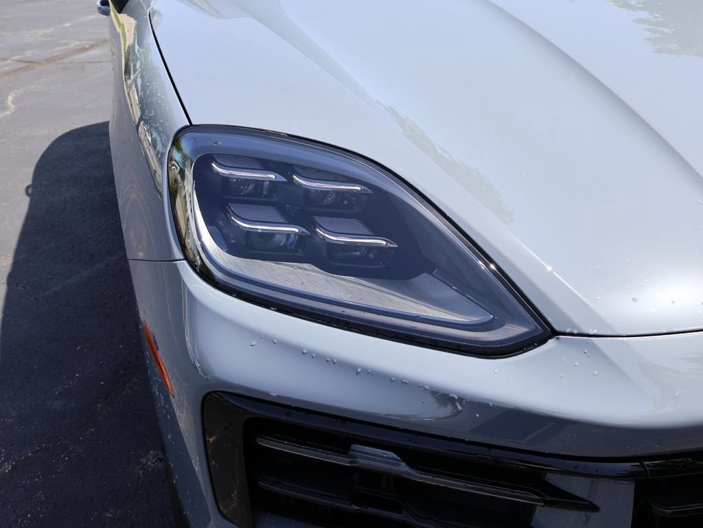 New 2026 Porsche Cayenne E-Hybrid Coupe AWD/4WD image 14