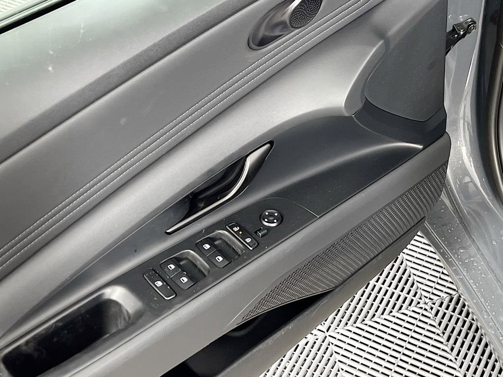 New 2026 Hyundai Elantra Sport FWD image 15