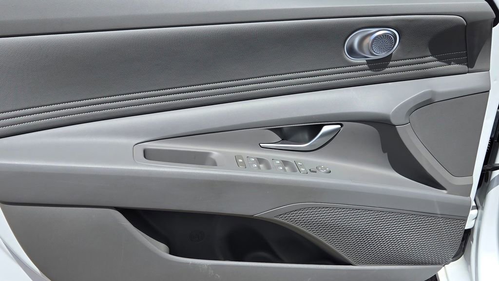 Used 2024 Hyundai Elantra SEL w/ Convenience Package FWD image 15