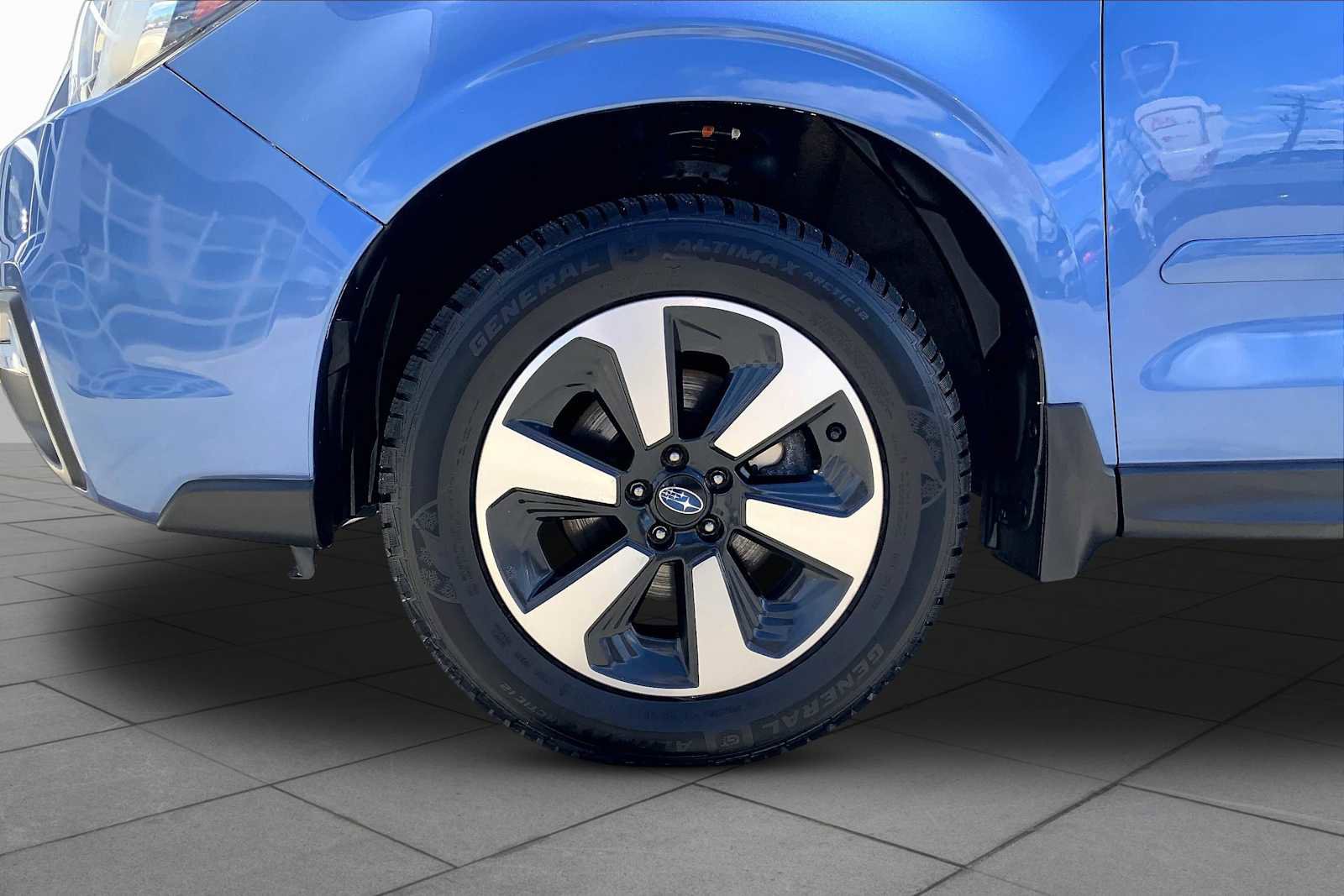 Used 2017 Subaru Forester 2.5i Premium w/ All-Weather Package AWD/4WD image 11