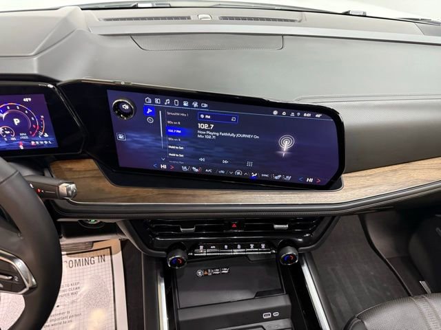 Used 2025 Chevrolet Suburban High Country w/ Sun And Tow Package image 28