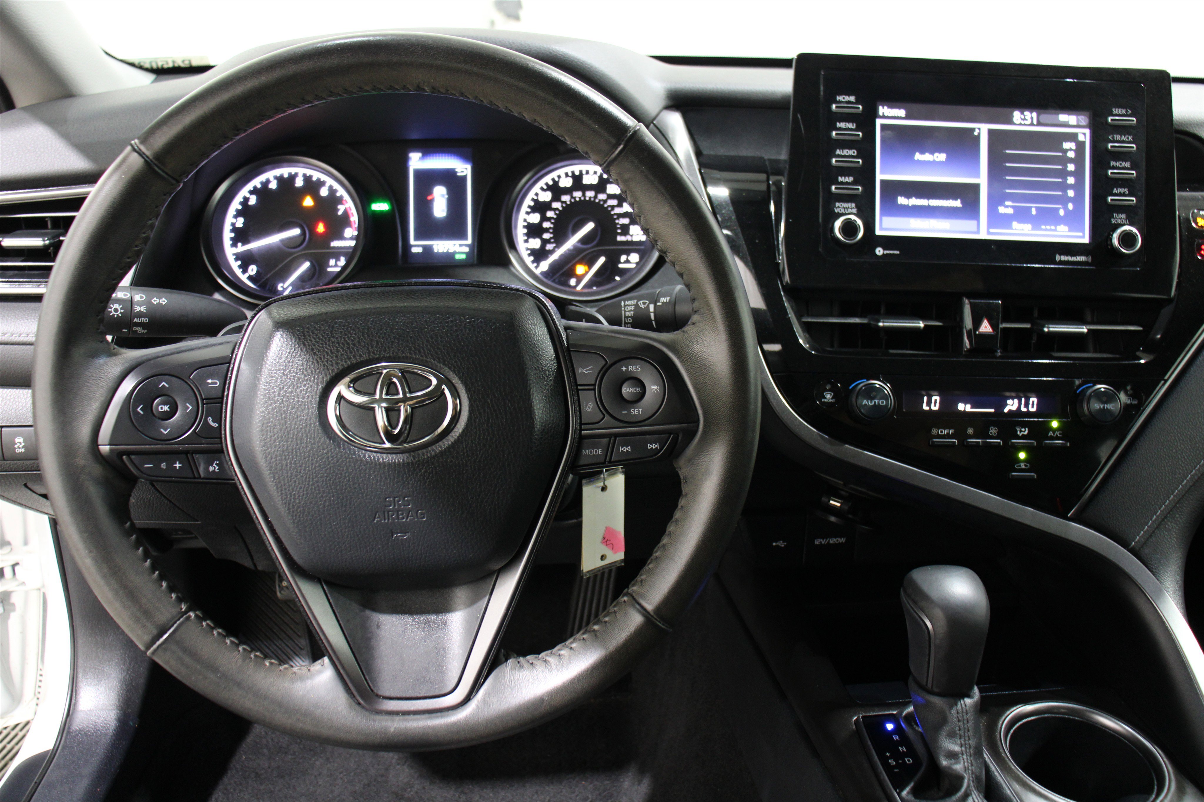 Used 2023 Toyota Camry SE image 8
