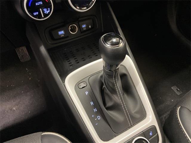 Used 2024 Hyundai Venue Limited image 29