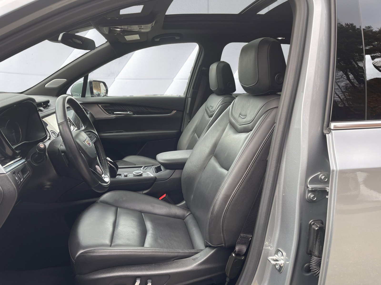 Certified 2025 Cadillac XT6 Premium Luxury image 10