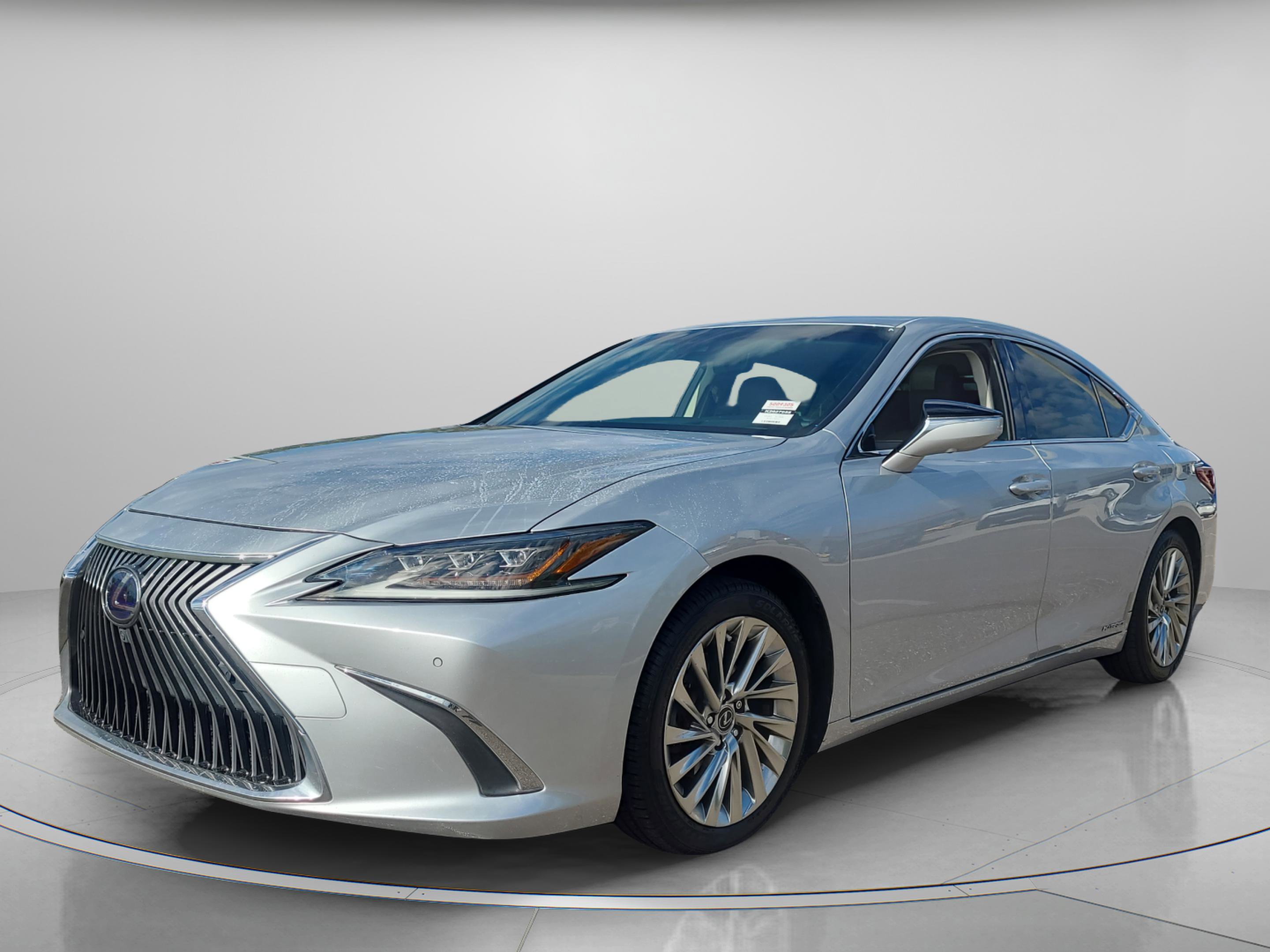 Used 2019 Lexus ES 300h w/ Accessory Package 2 image 2