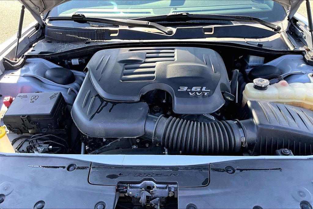 Used 2022 Dodge Charger SXT w/ Blacktop Package image 9