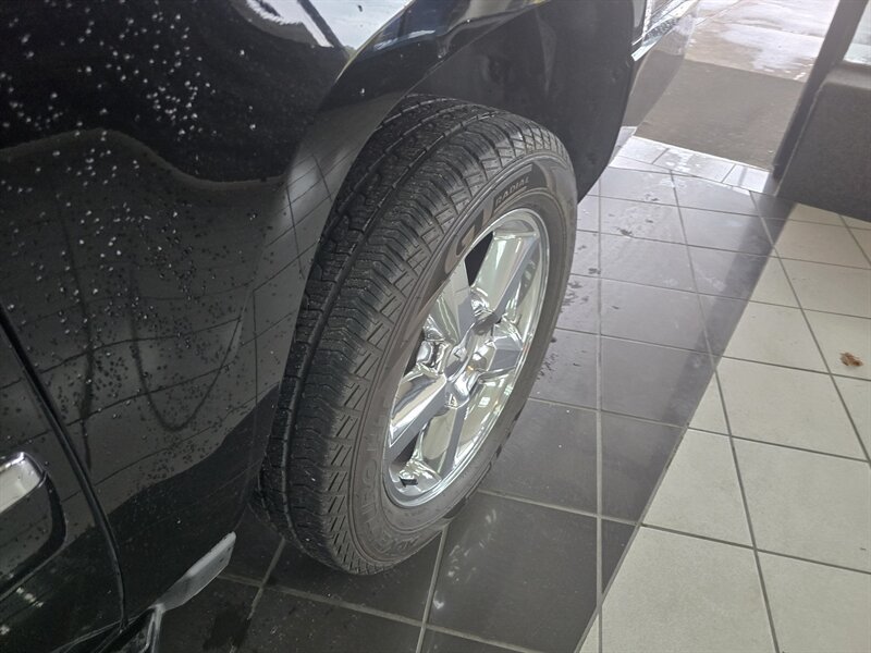 Used 2012 Chevrolet Suburban LTZ AWD/4WD image 42