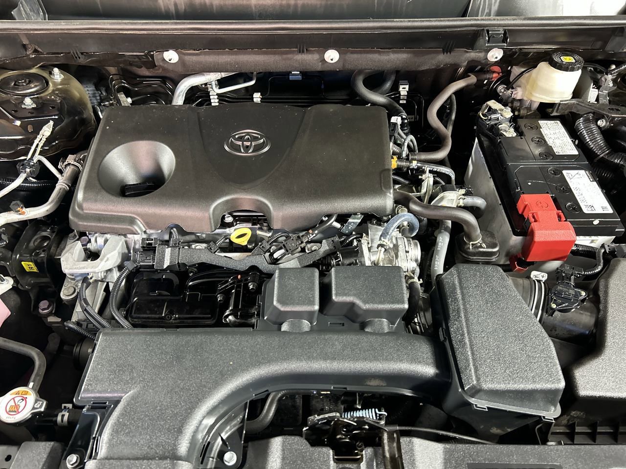 Used 2022 Toyota RAV4 XLE Premium FWD image 11