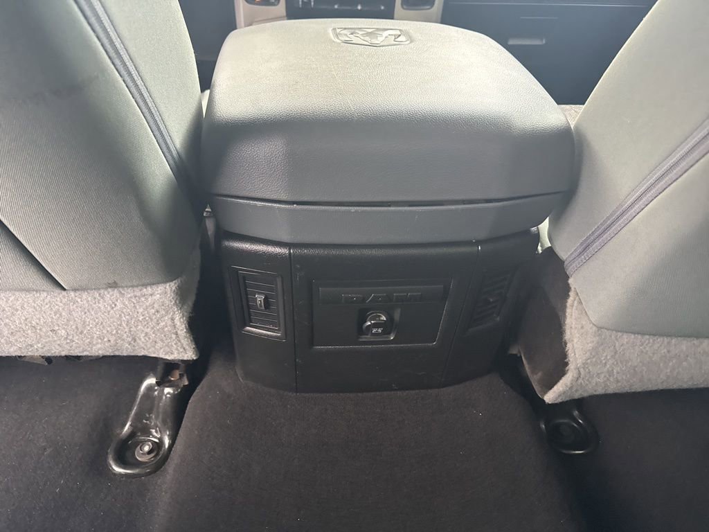 Used 2019 RAM 1500 Classic SLT w/ SLT Plus D￩cor Group AWD/4WD image 31