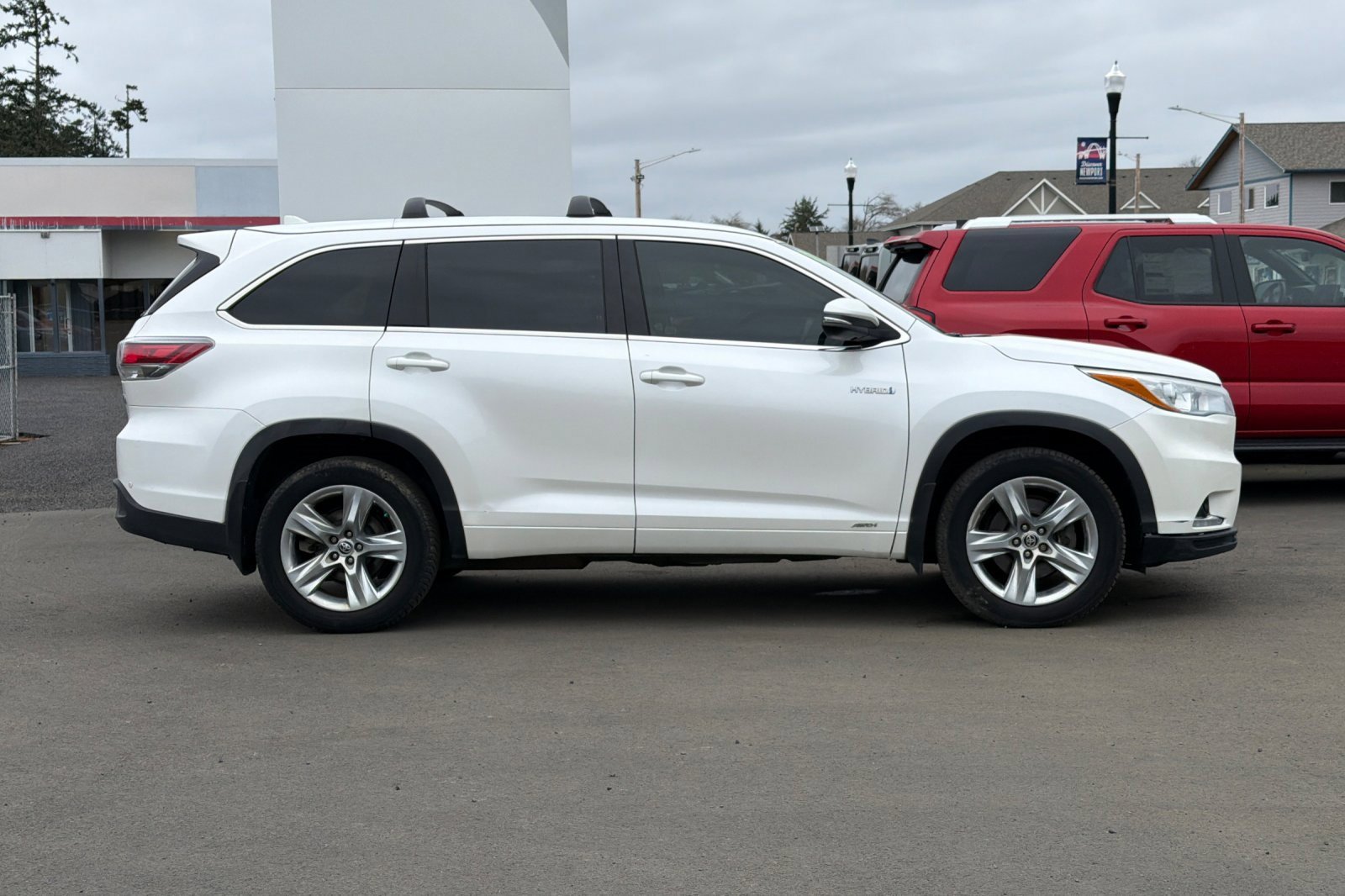 Used 2016 Toyota Highlander Limited image 3