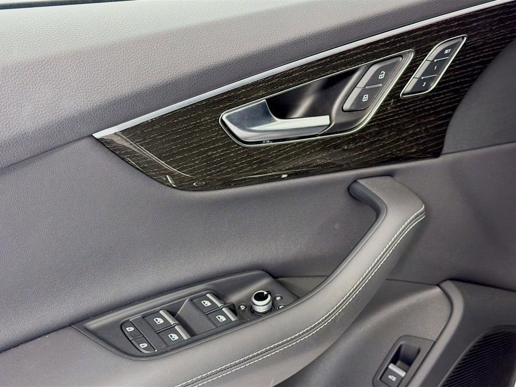 Used 2025 Audi Q7 3.0T Premium Plus w/ Premium Plus Package image 18