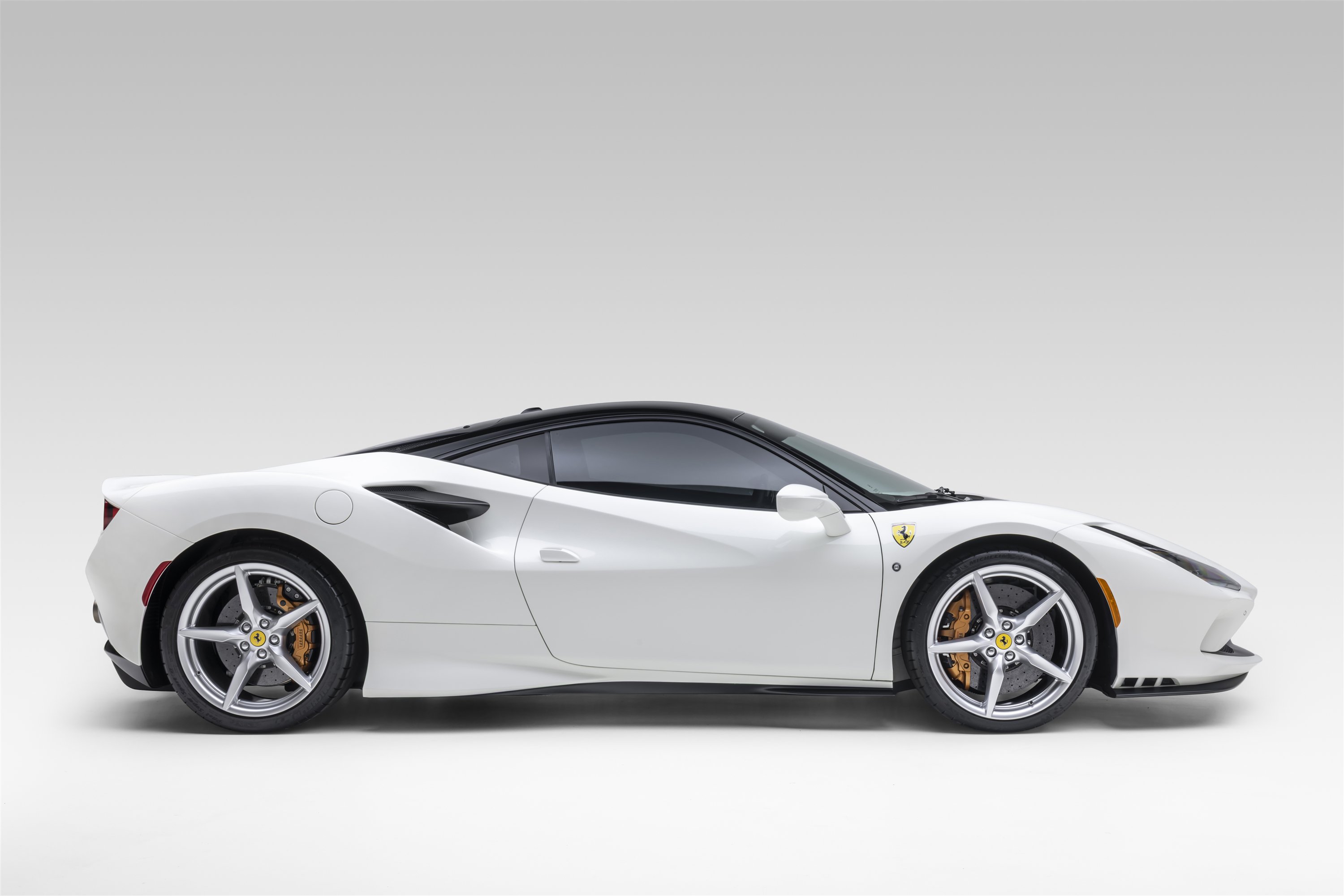 Certified 2022 Ferrari F8 Tributo RWD image 11