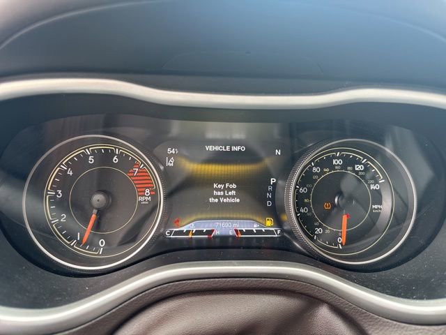 Used 2016 Jeep Cherokee Overland w/ Technology Group AWD/4WD image 12