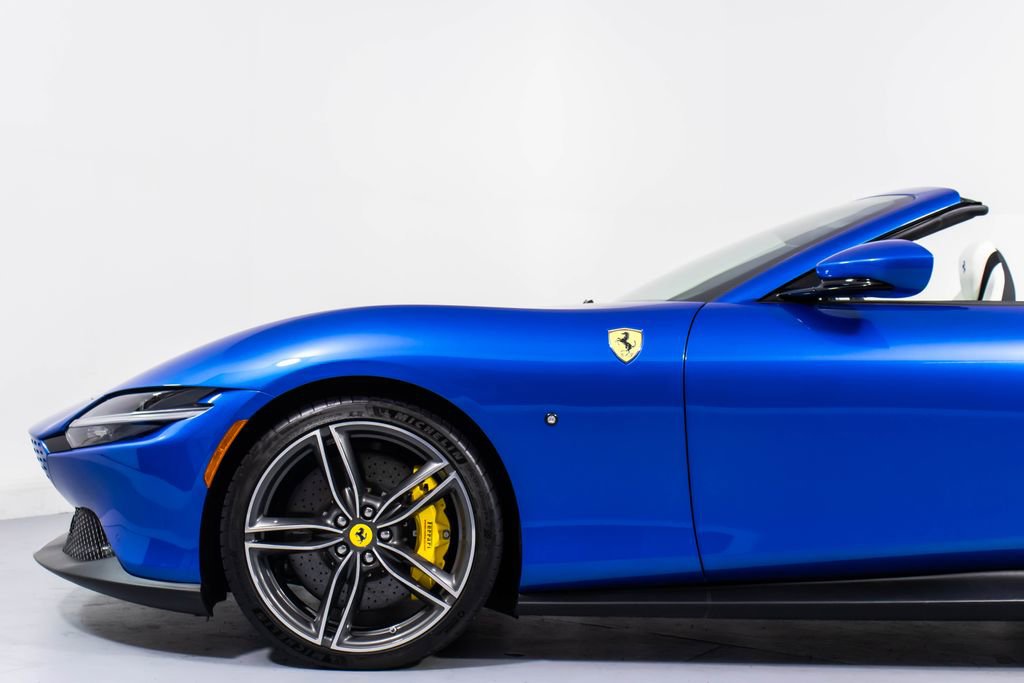 Certified 2025 Ferrari Roma Spider RWD image 28