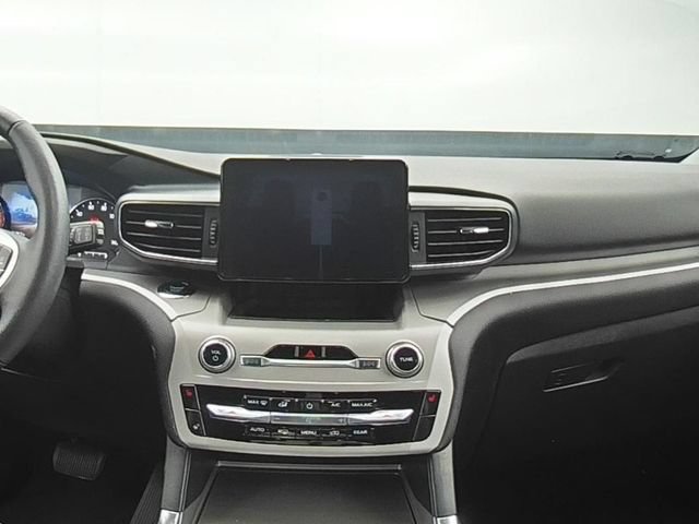 Used 2023 Ford Explorer XLT w/ Equipment Group 202A AWD/4WD image 28