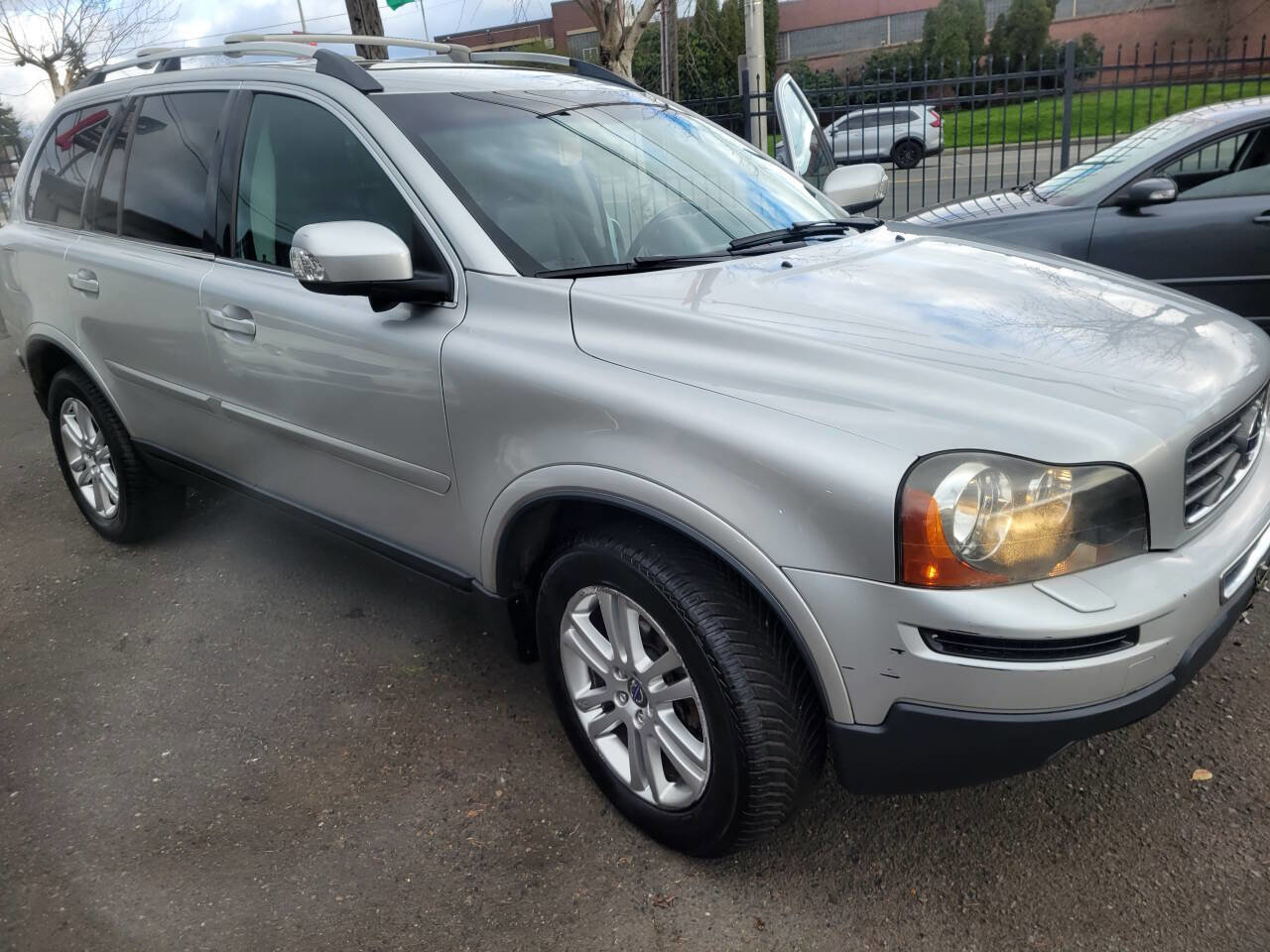 Used 2010 Volvo XC90 3.2 image 2