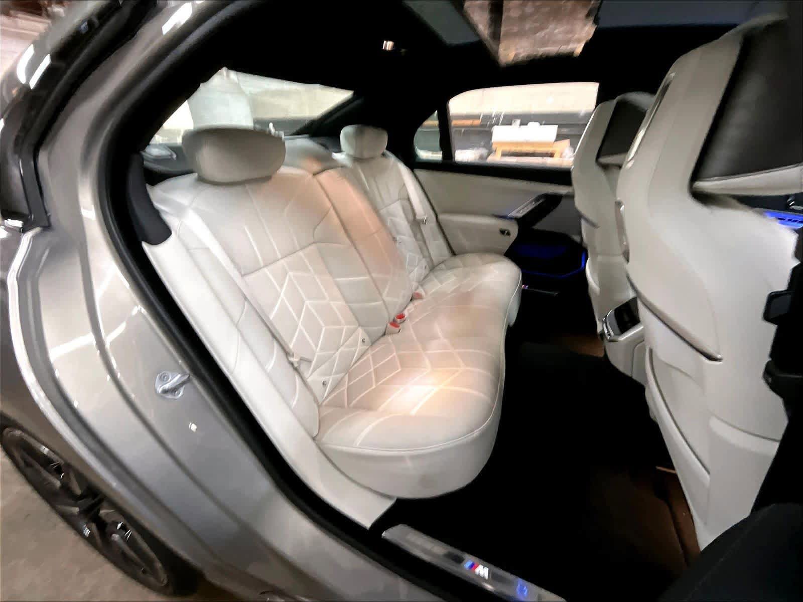 Certified 2025 BMW 760i xDrive AWD/4WD image 29