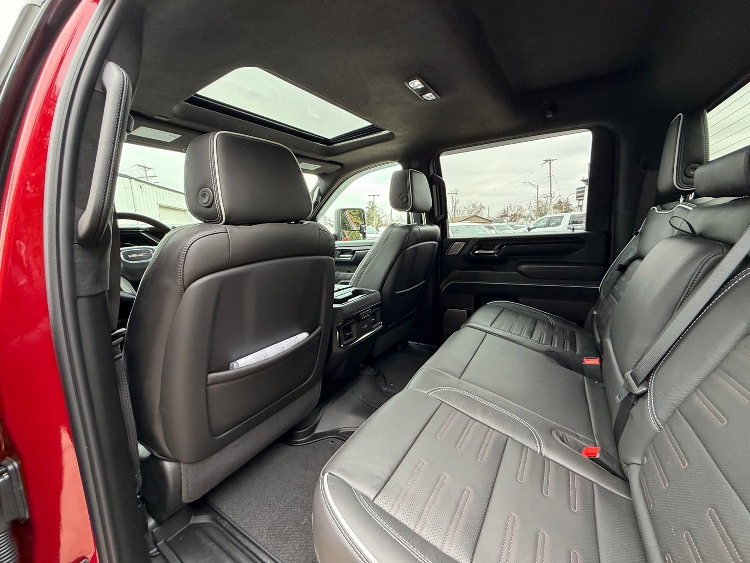 Used 2025 GMC Sierra 2500 AT4X image 24