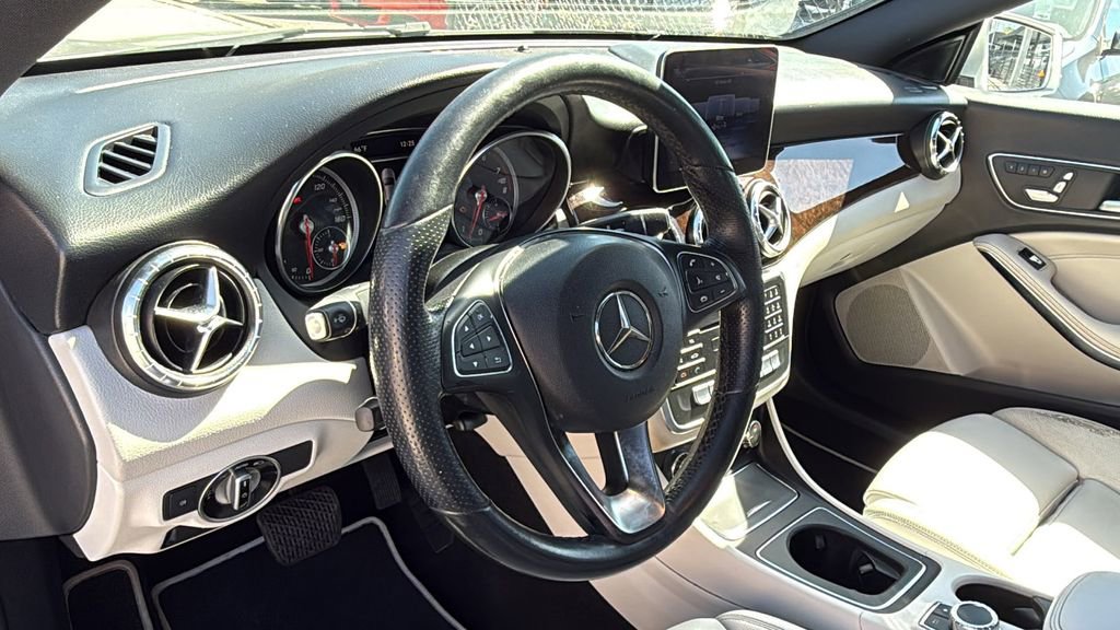 Used 2019 Mercedes-Benz CLA 250 image 24