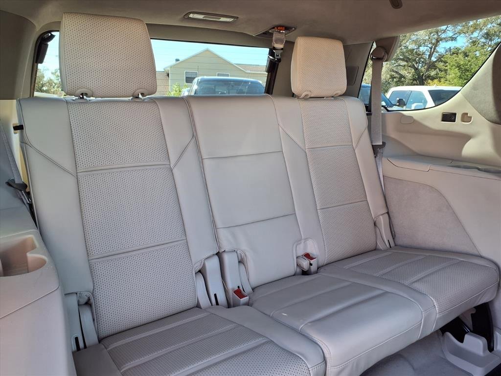 Used 2022 Cadillac Escalade Premium Luxury Platinum w/ Heavy-Duty Trailer Package image 22