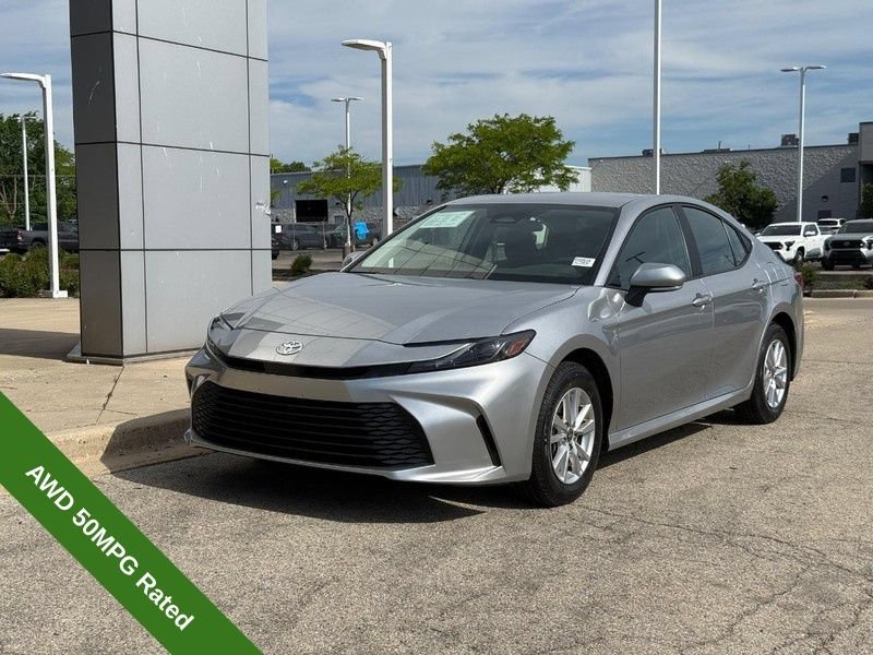 Used 2025 Toyota Camry LE AWD/4WD image 7