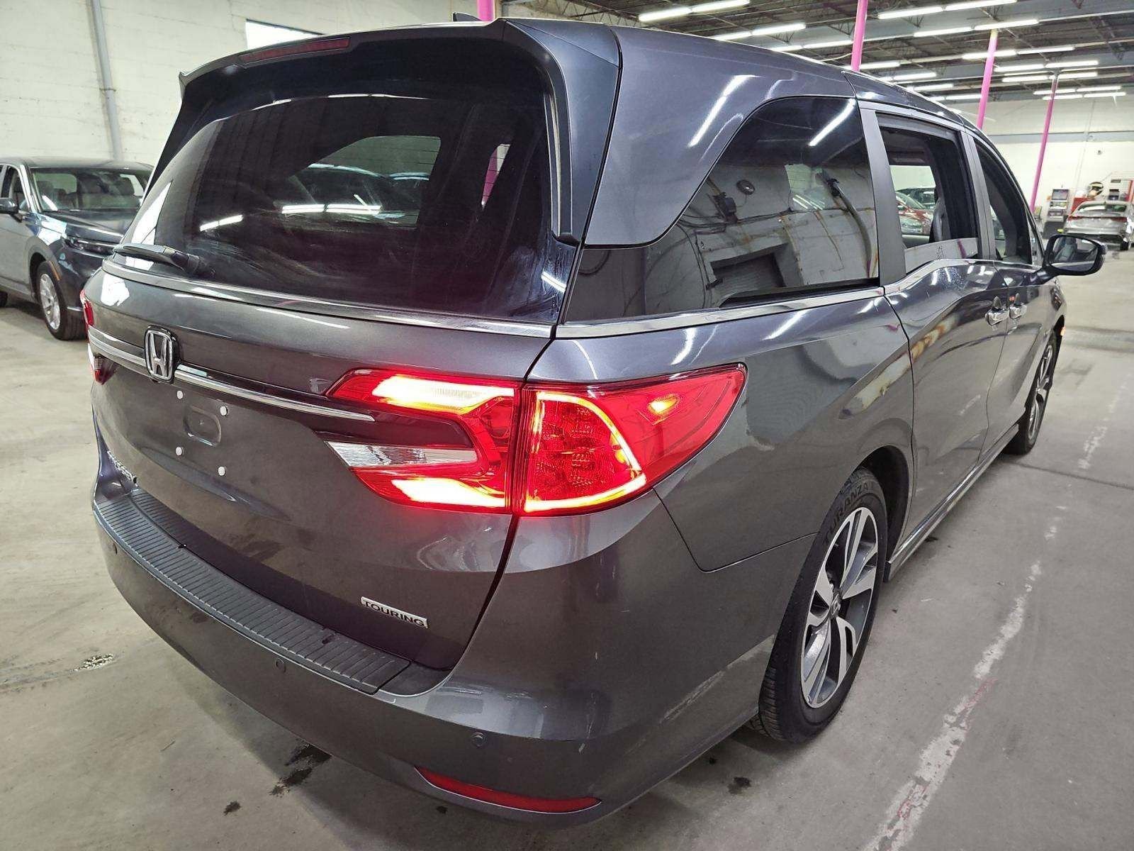Certified 2023 Honda Odyssey Touring image 3