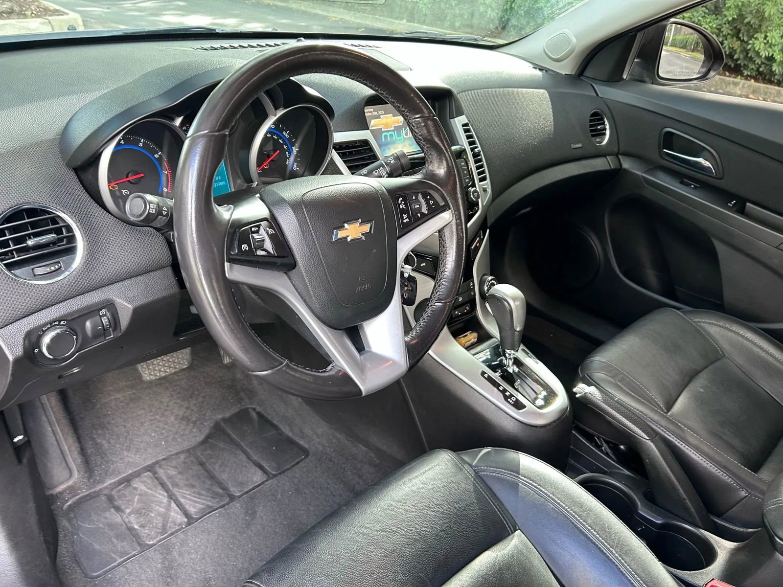 Used 2016 Chevrolet Cruze LT image 16