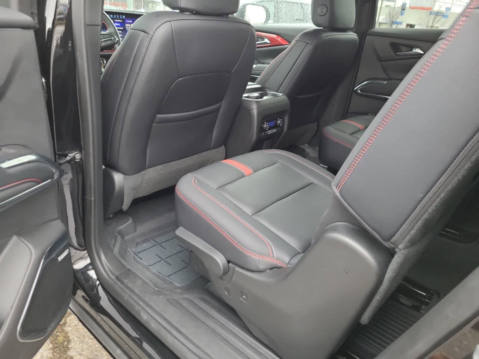 Used 2025 Chevrolet Traverse RS w/ LPO, Floor Liner Package image 20