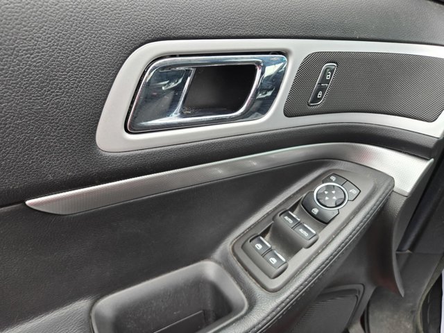 Used 2014 Ford Explorer XLT FWD image 32