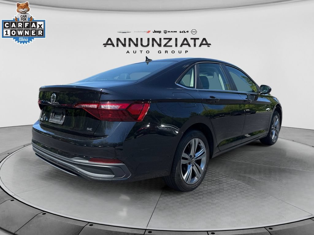 Used 2024 Volkswagen Jetta SE FWD image 5