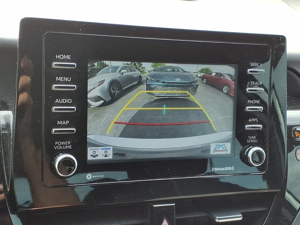 Used 2022 Toyota Camry SE w/ Convenience Package FWD image 16